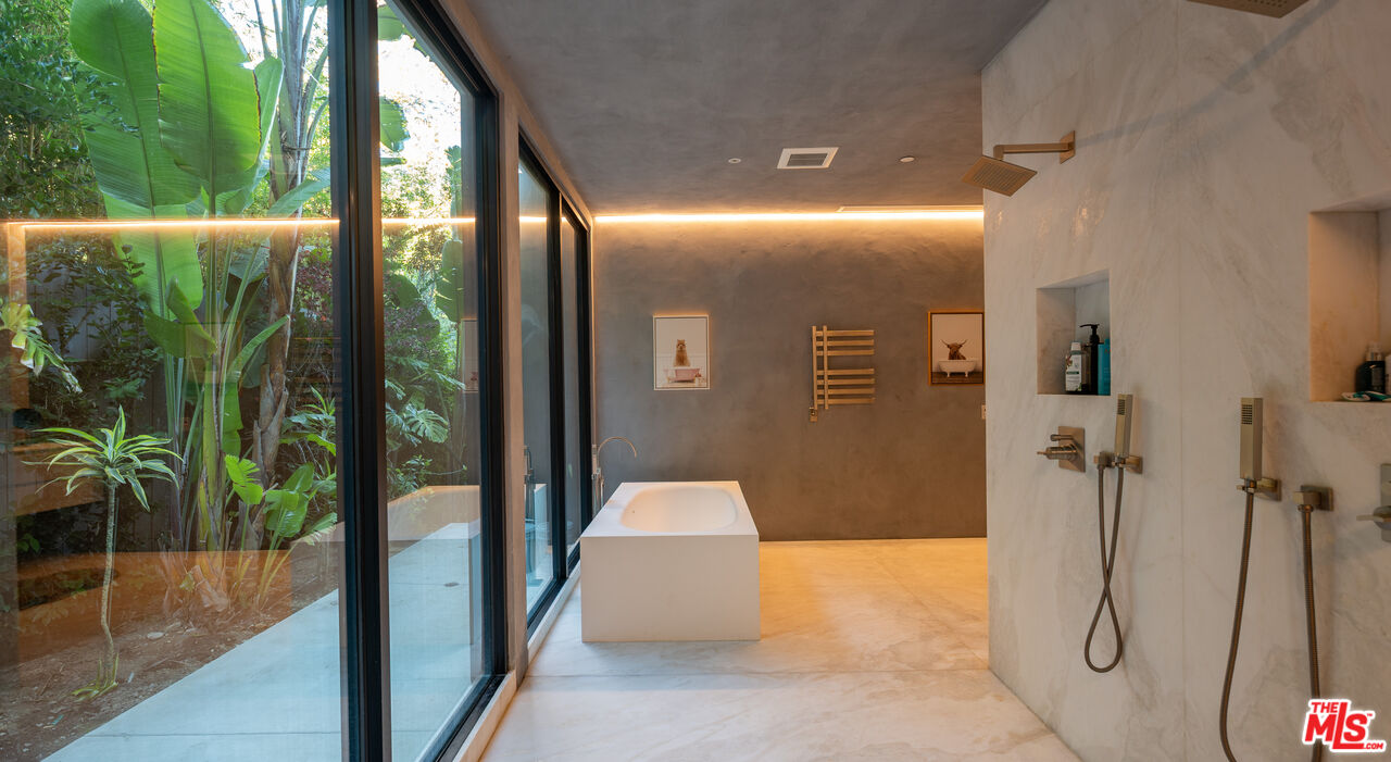 7681 Willow Glen Road Los Angeles, CA 90046 - Photo 34 of 71