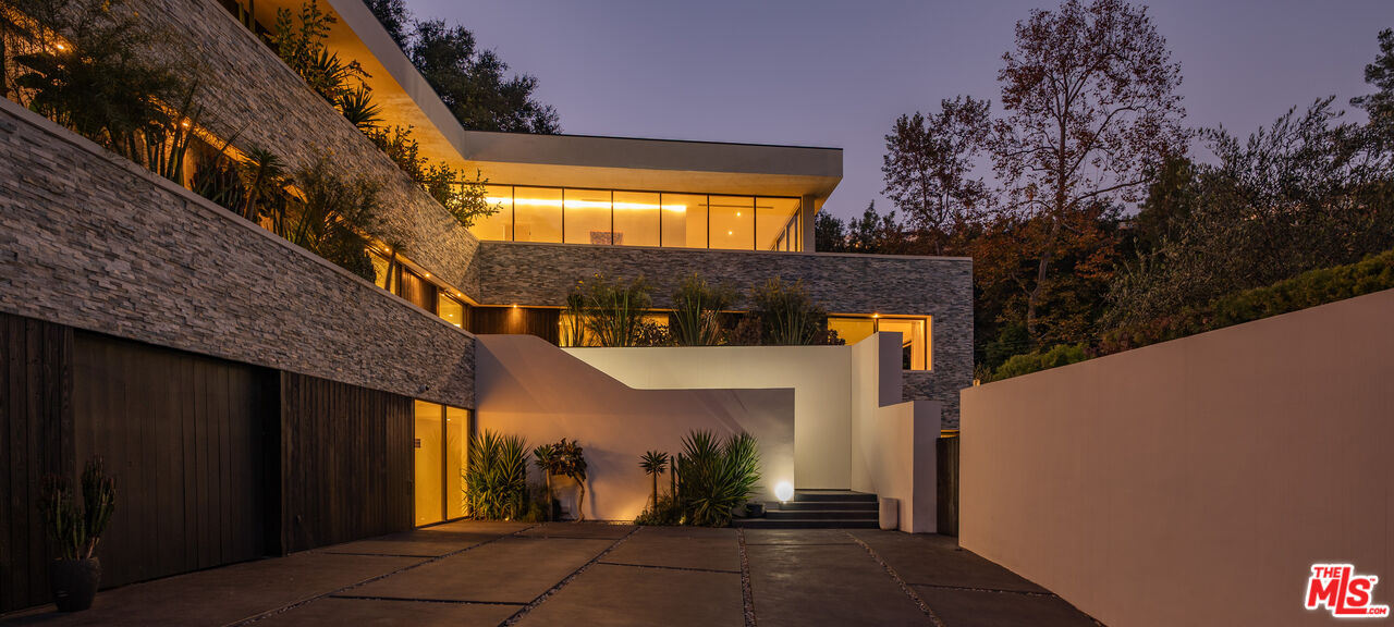 7681 Willow Glen Road Los Angeles, CA 90046 - Photo 66 of 71