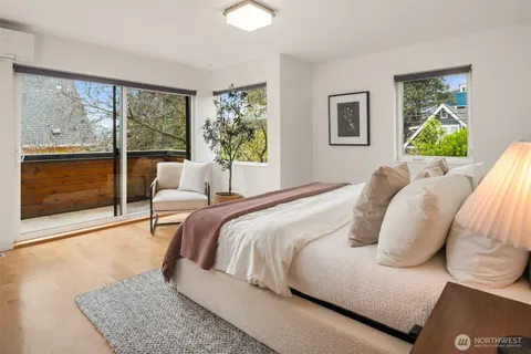 $1,195,000 | 1615 East Columbia Street, Seattle, WA 98122