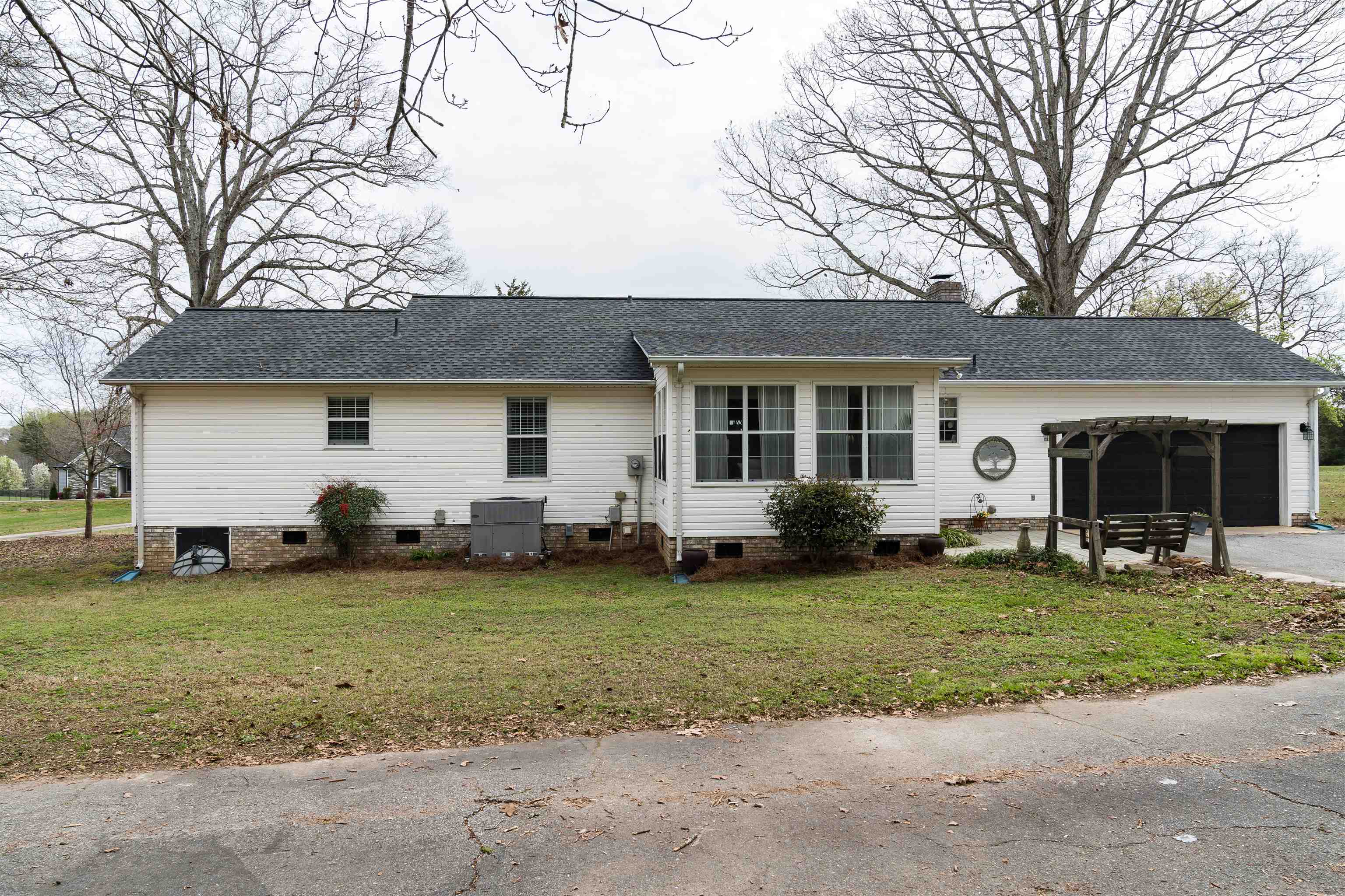 575 Midnight Road Inman, SC 29349 - Photo 2 of 33