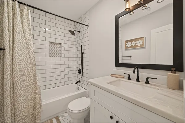$2,150 | 4309 Beggs Street, Houston, TX 77009