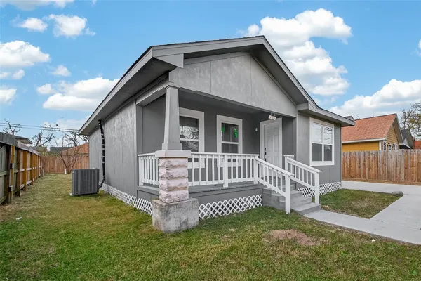 $2,150 | 4309 Beggs Street, Houston, TX 77009