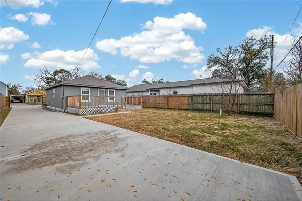 $2,150 | 4309 Beggs Street, Houston, TX 77009