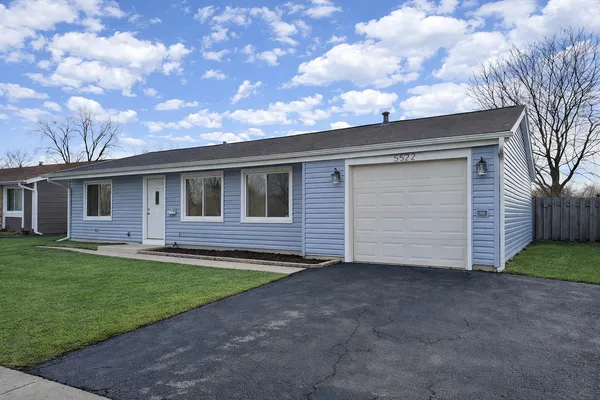 $319,999 | 5522 West Celebrity Circle, Hanover Park, IL 60133