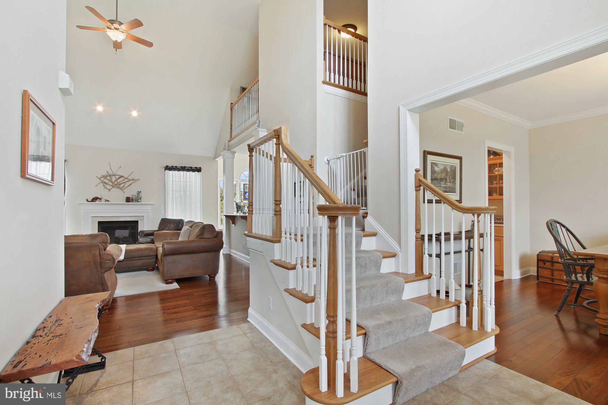 930 White Oak Road Windsor, PA 17366 - Photo 5 of 72 Bright and Open Foyer