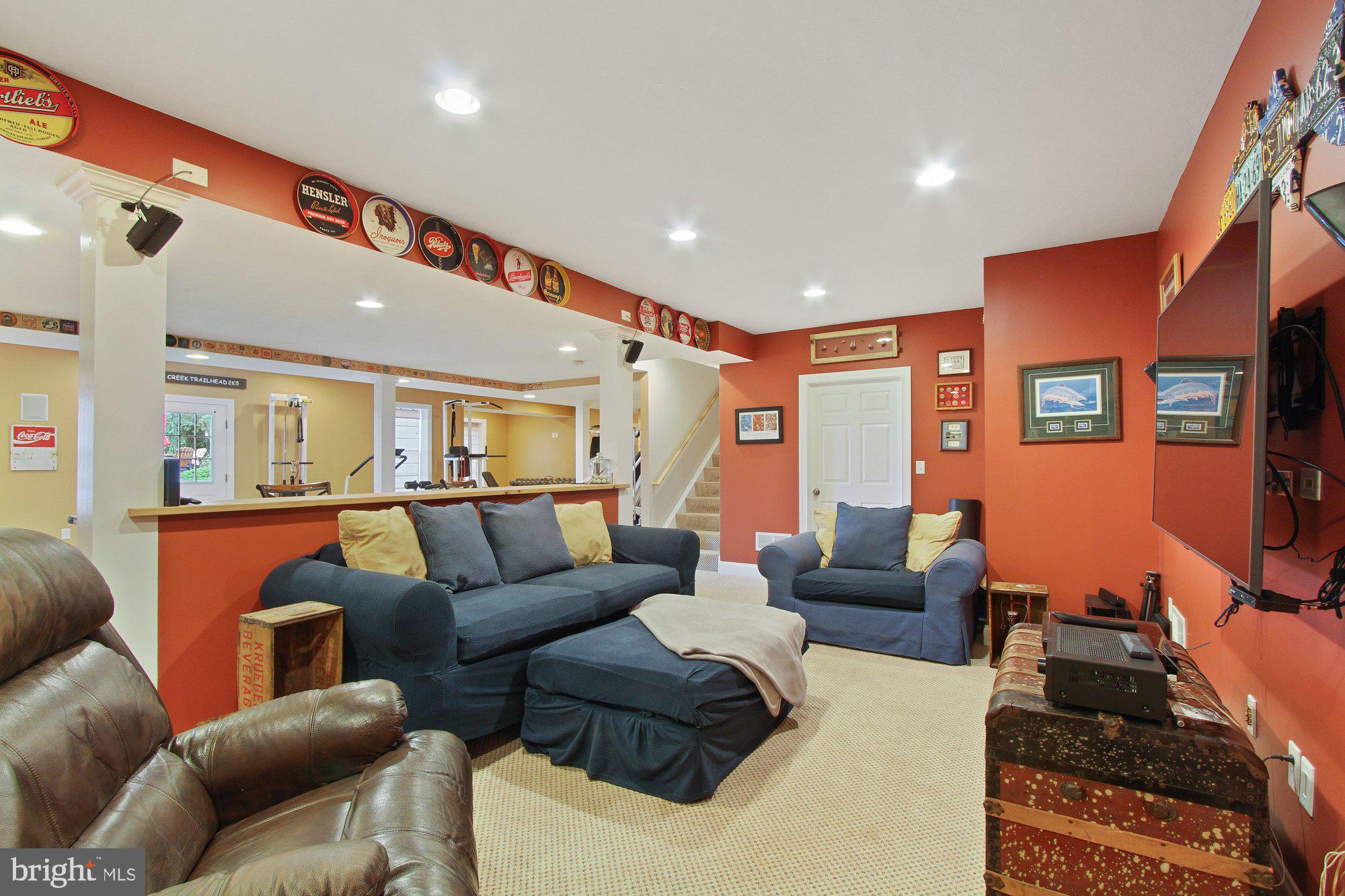 930 White Oak Road Windsor, PA 17366 - Photo 41 of 72 Sitting Area of the Club Room