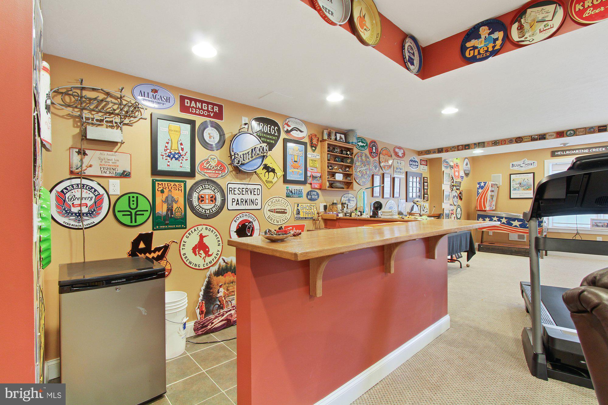 930 White Oak Road Windsor, PA 17366 - Photo 42 of 72 Bar Area of Club Room