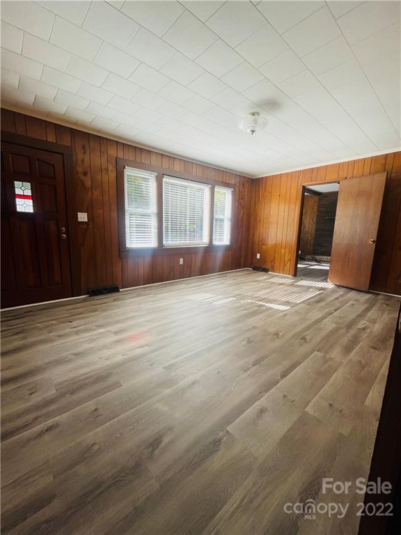 160 Bayleaf Drive Salisbury, NC 28146 - Photo 7 of 27 a big room with wooden floor and windows