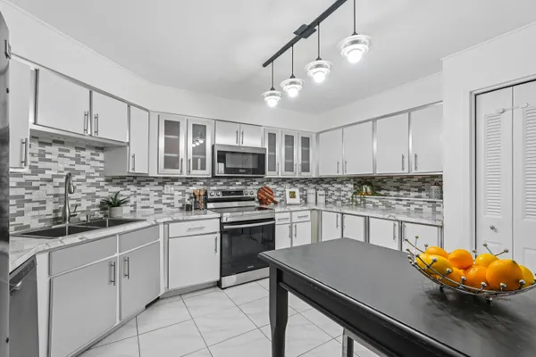 $3,500 | 530 Harmon Cove Tower, Unit 530, Secaucus, NJ 07094