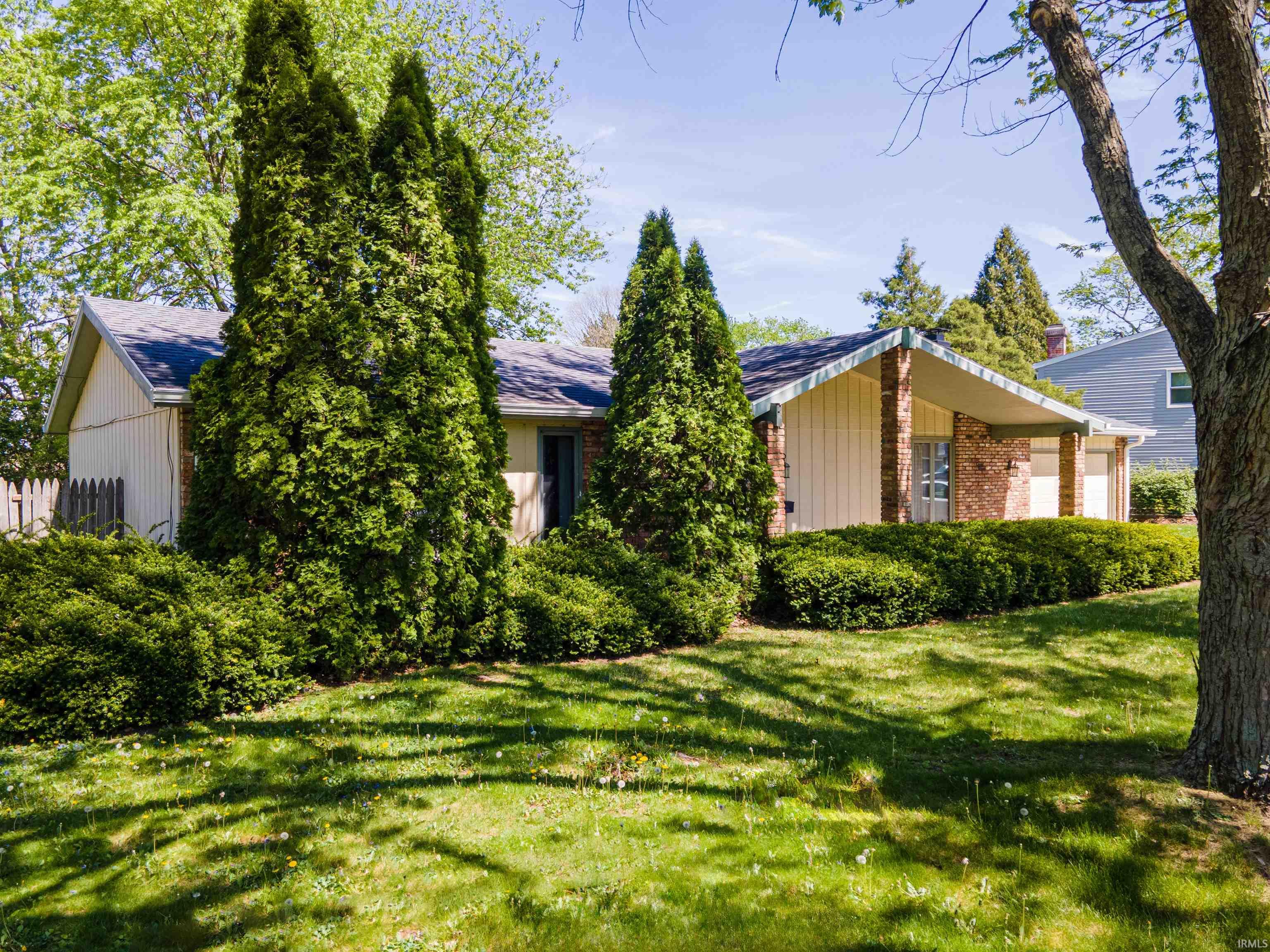 2008 West Bryden Road Muncie, IN 47304 - Photo 2 of 25