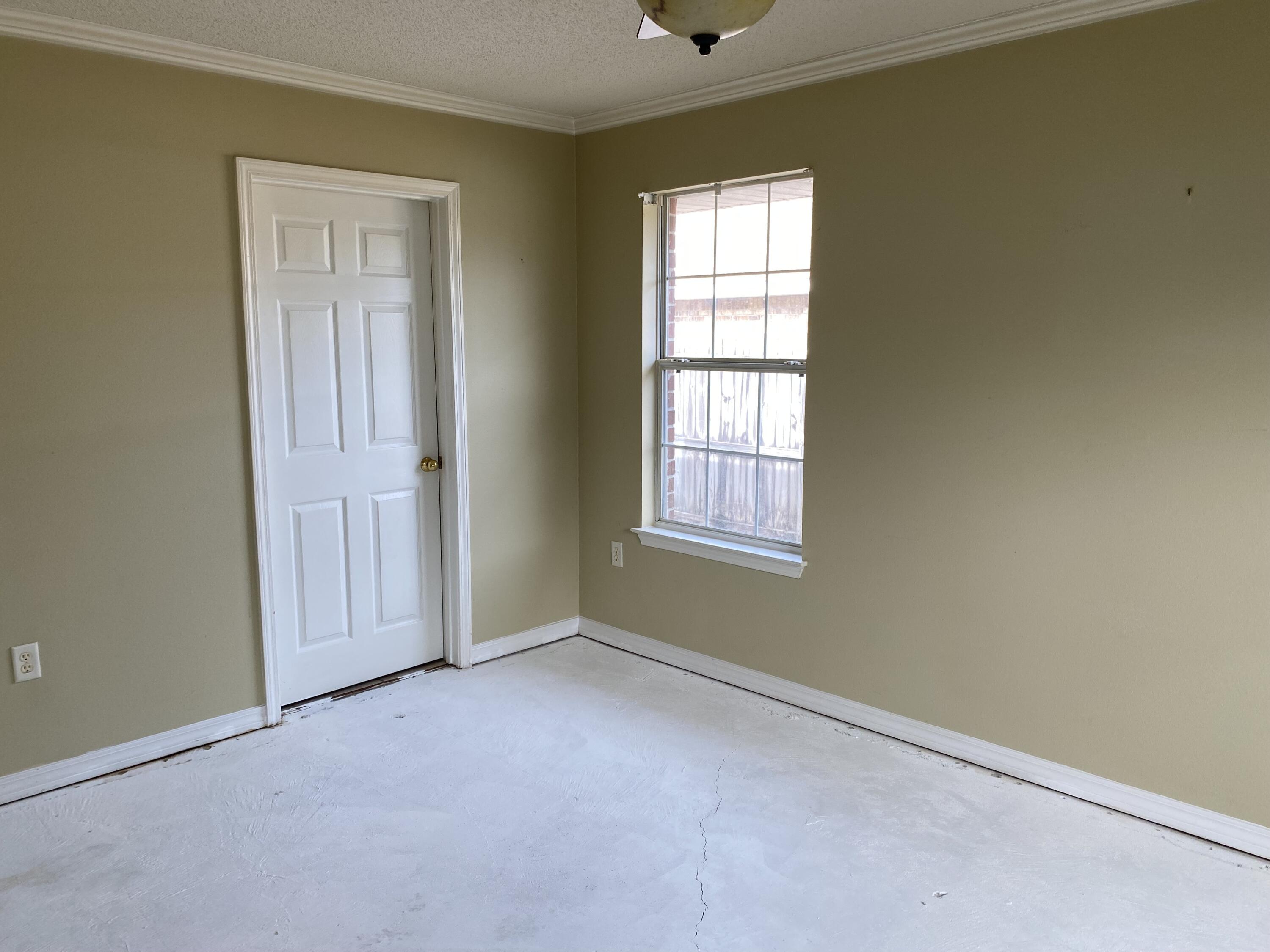 175 Beacon Way Miramar Beach, FL 32550 - Photo 12 of 26 an empty room with windows