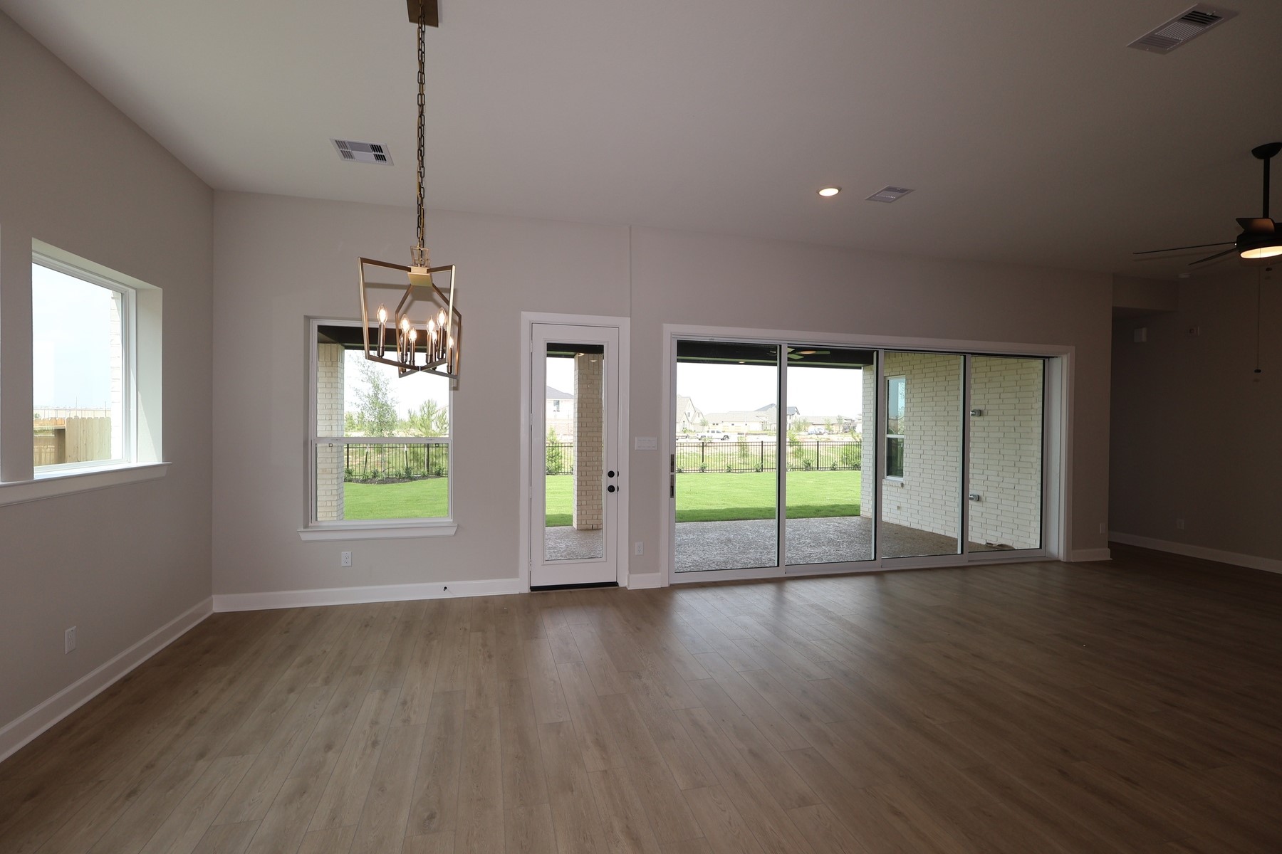 31430 Bluebell Avenue Fulshear, TX 77423 - Photo 9 of 23