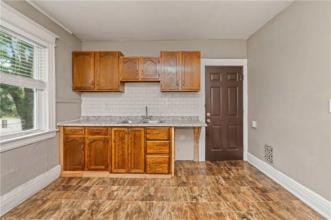 175 Bartlett Street Rochester, NY 14611 - Photo 16 of 43