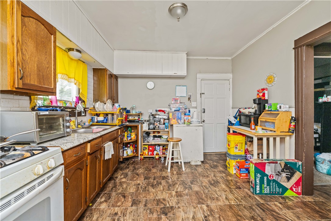 175 Bartlett Street Rochester, NY 14611 - Photo 32 of 43