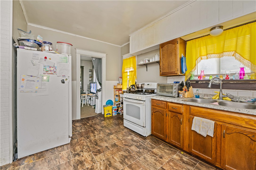 175 Bartlett Street Rochester, NY 14611 - Photo 34 of 43