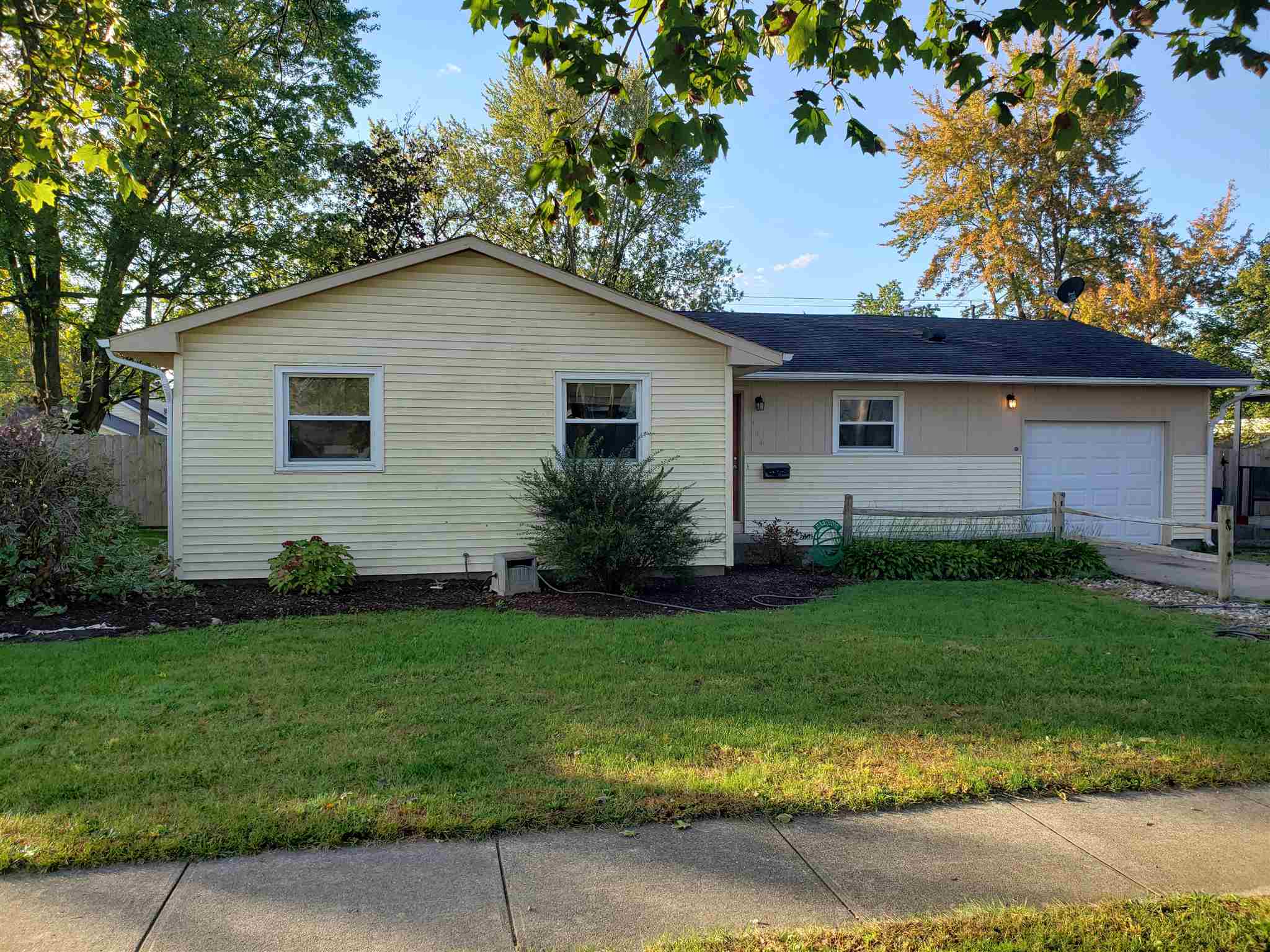 404 East Green Street Butler, IN 46721 - Photo 1 of 25