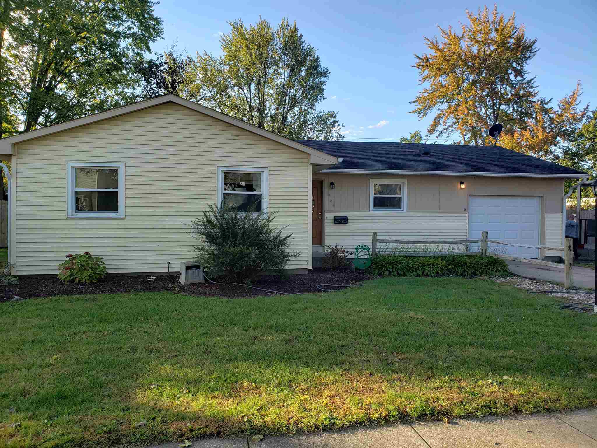 404 East Green Street Butler, IN 46721 - Photo 2 of 25