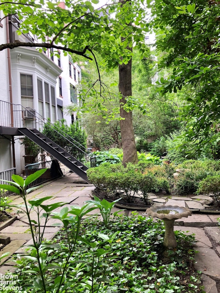 111 East 10th Street, Unit 5 Manhattan, NY 10003 - Photo 18 of 21