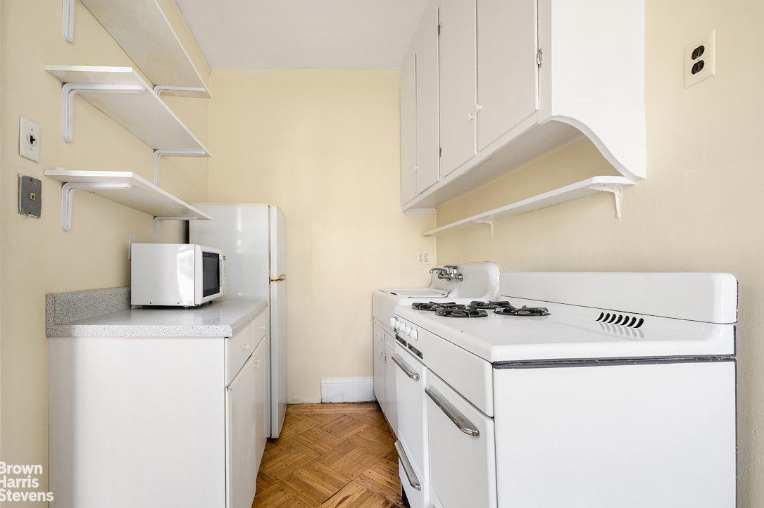 111 East 10th Street, Unit 5 Manhattan, NY 10003 - Photo 6 of 21