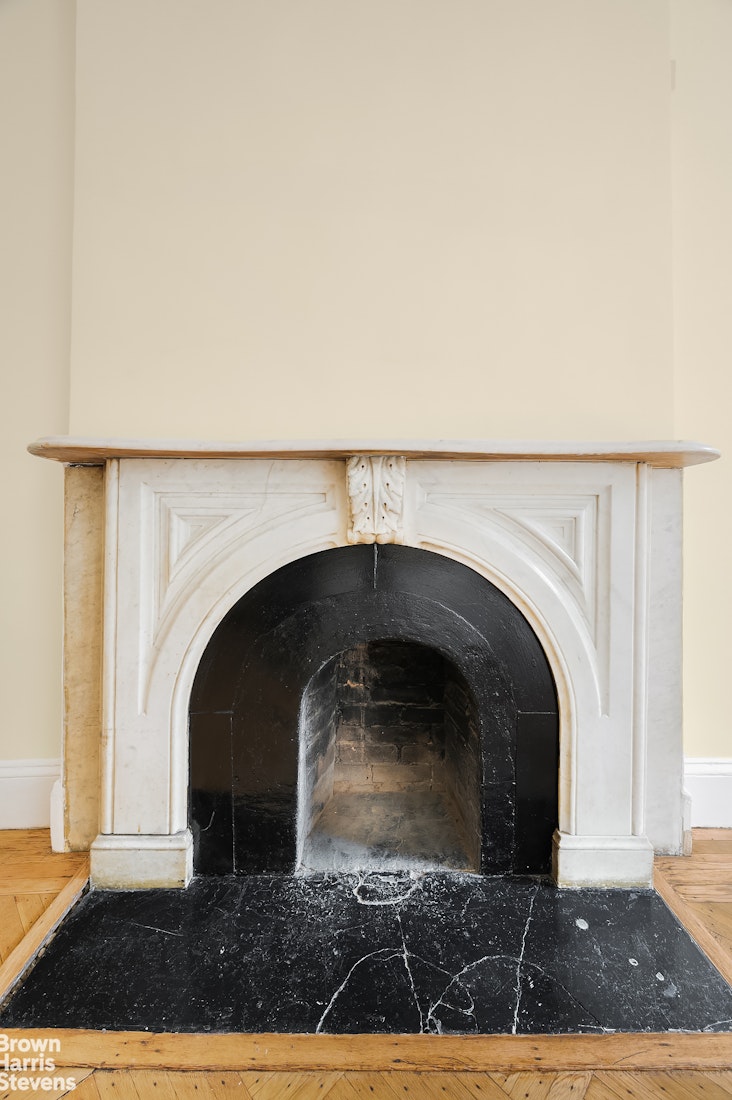 111 East 10th Street, Unit 5 Manhattan, NY 10003 - Photo 9 of 21