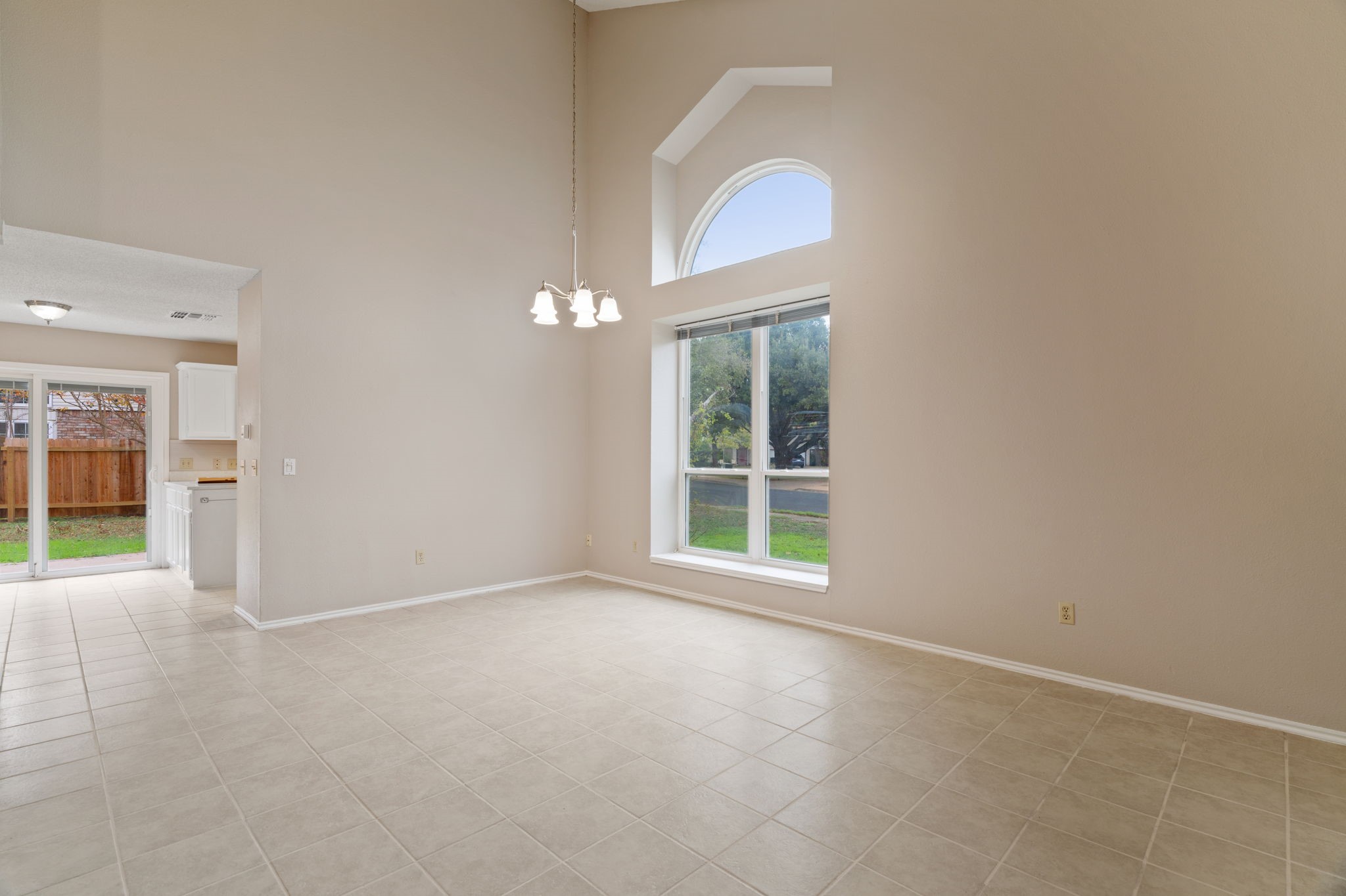 11600 Gun Powder Court Austin, TX 78748 - Photo 6 of 40 Interior View Of Combo Living & Dining.