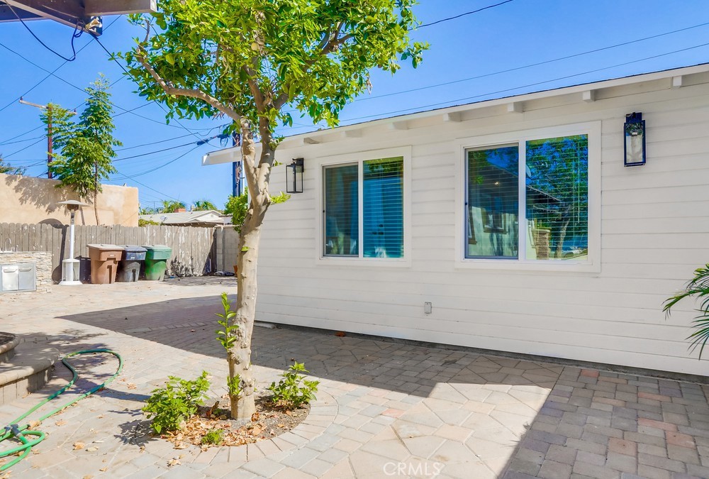 554 South Lemon Street, Unit B Anaheim, CA 92805 - Photo 2 of 10 a front view of a house with garden