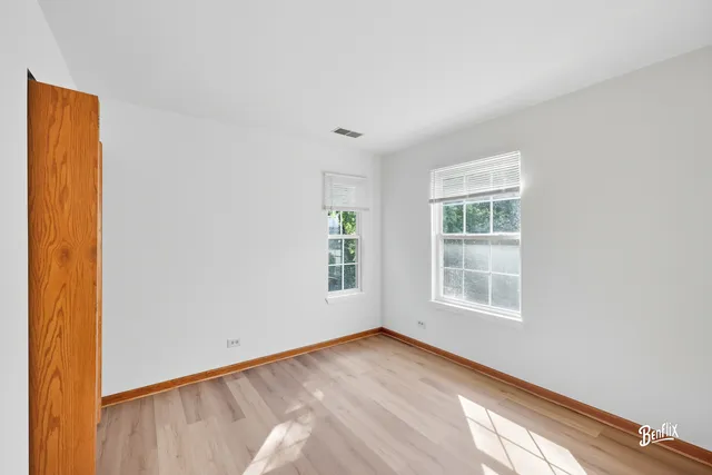 $324,000 | 1303 Orleans Drive, Mundelein, IL 60060