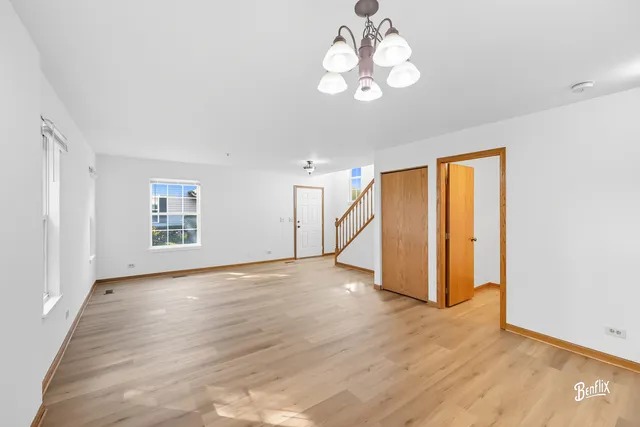 $324,000 | 1303 Orleans Drive, Mundelein, IL 60060