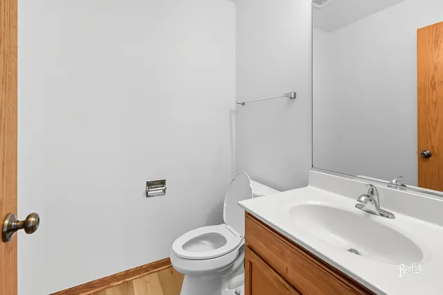 $324,000 | 1303 Orleans Drive, Mundelein, IL 60060