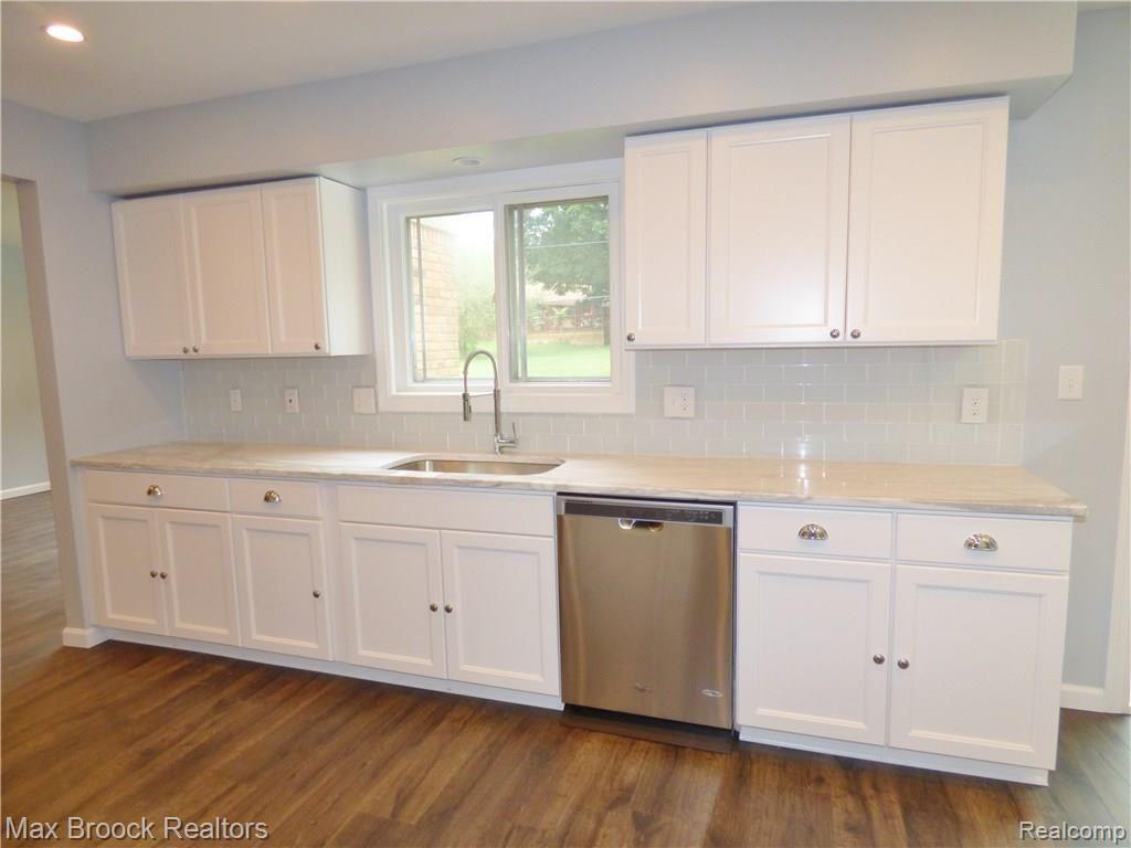 3318 Winchester Road West Bloomfield, MI 48322 - Photo 11 of 28