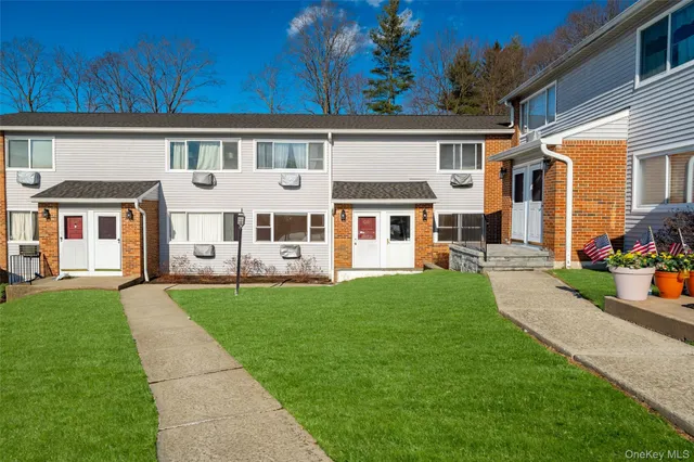 $250,000 | 2740 South Road, Unit G11, Poughkeepsie, NY 12601