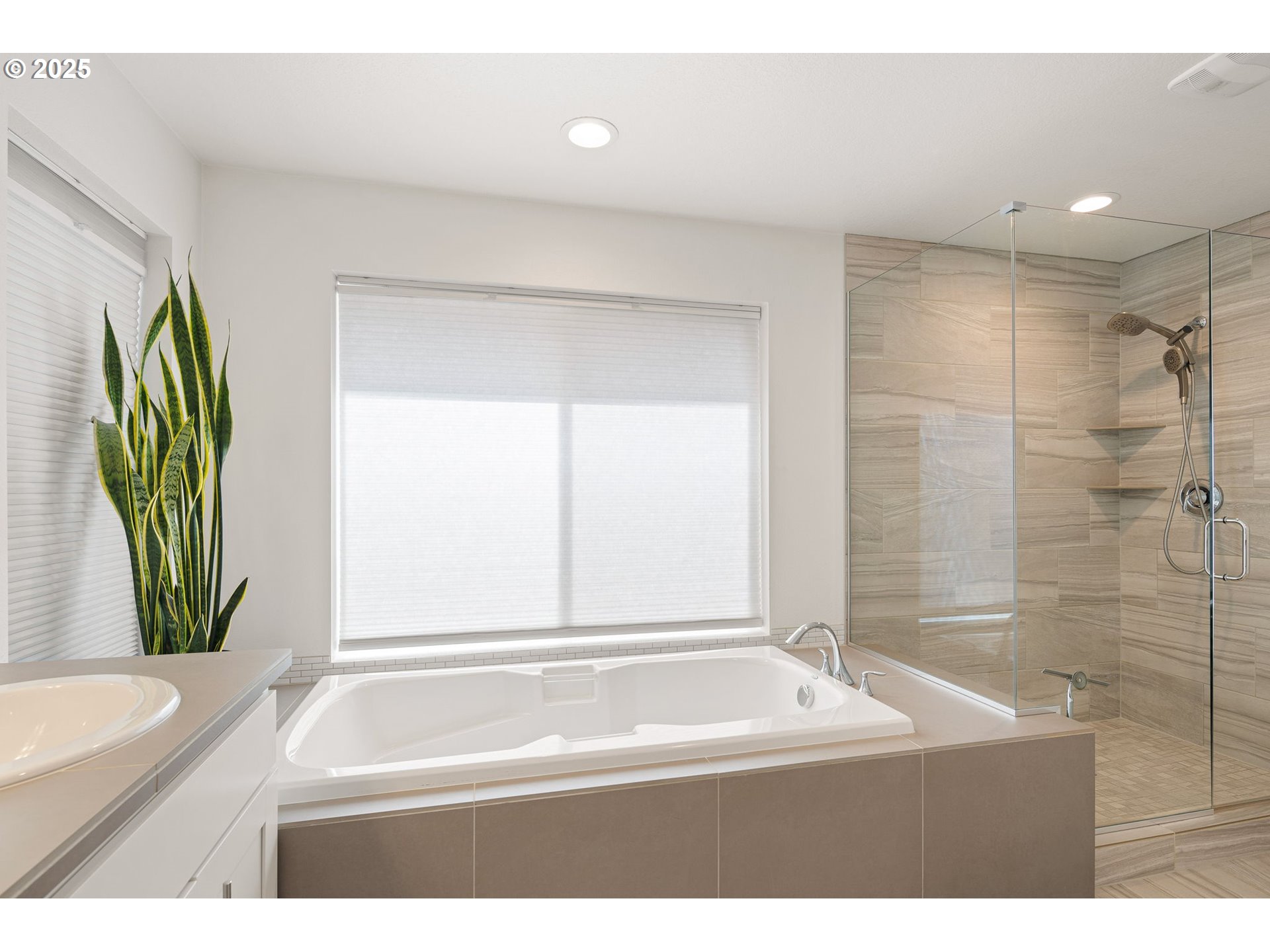 3437 Snowberry Road Eugene, OR 97403 - Photo 25 of 38 Gallery Image 25