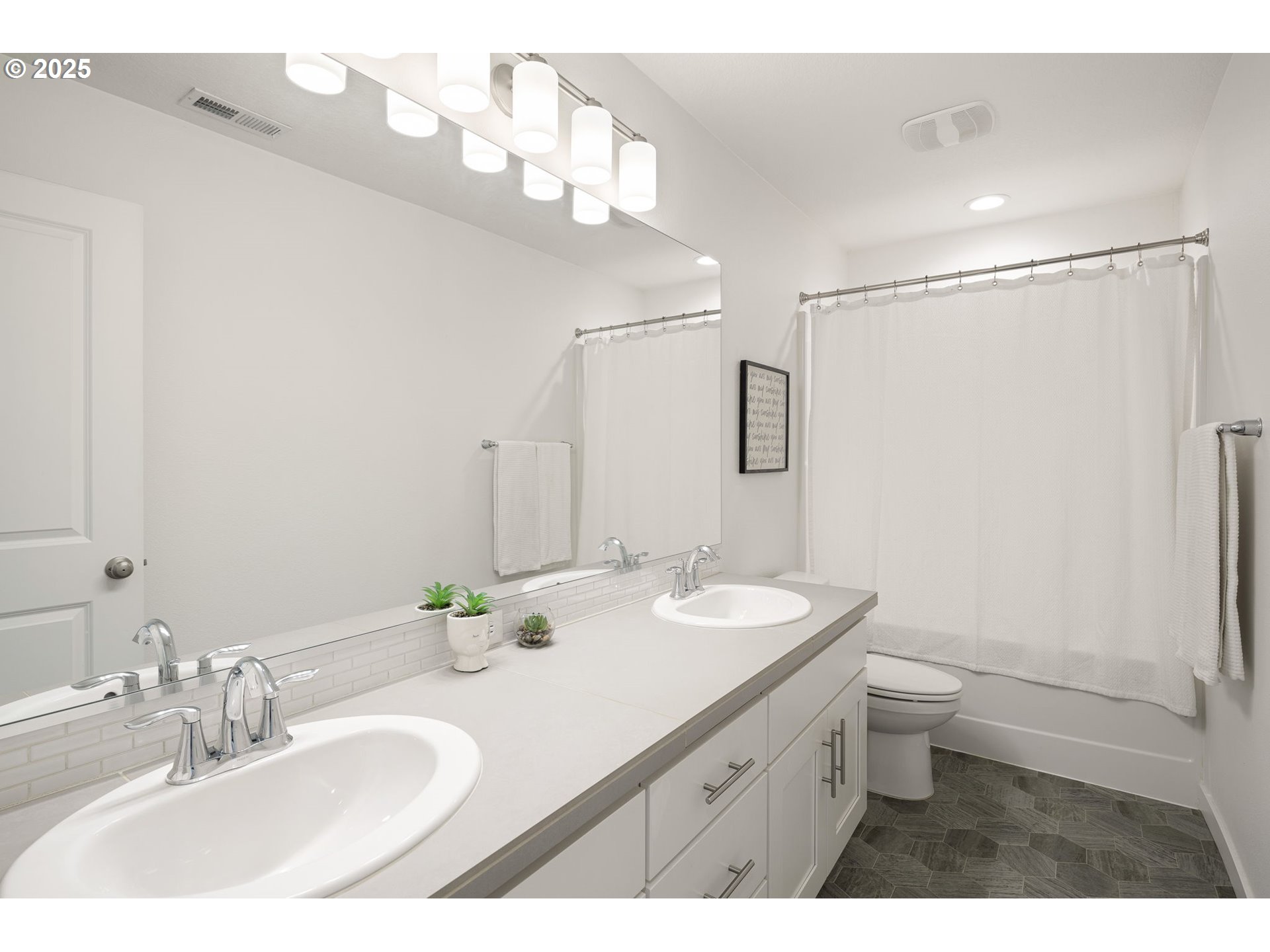 3437 Snowberry Road Eugene, OR 97403 - Photo 31 of 38 Gallery Image 31