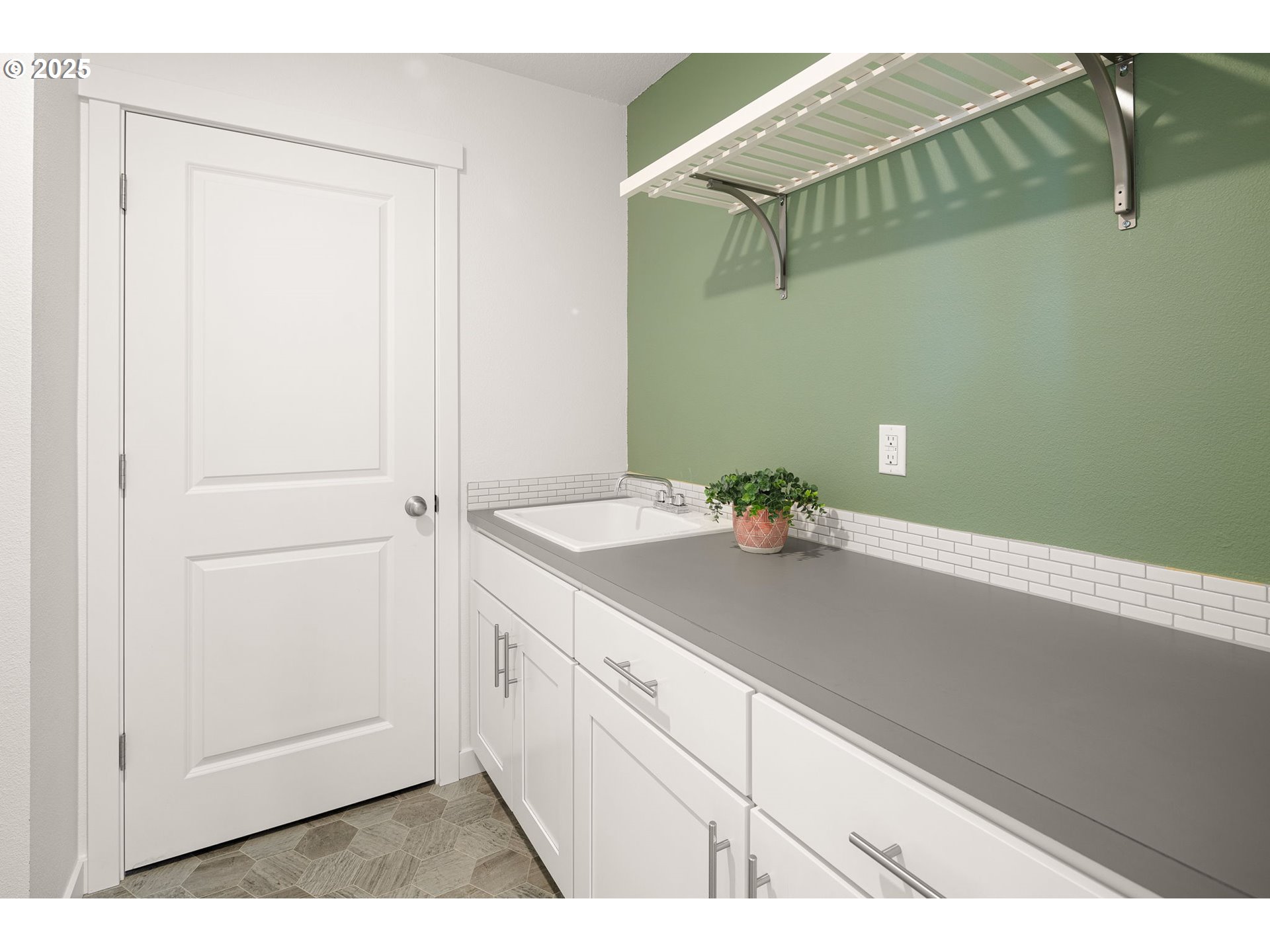 3437 Snowberry Road Eugene, OR 97403 - Photo 32 of 38 Gallery Image 32