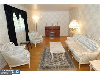 677 Media Line Road Broomall, PA 19008 - Photo 2 of 12 Living Room
