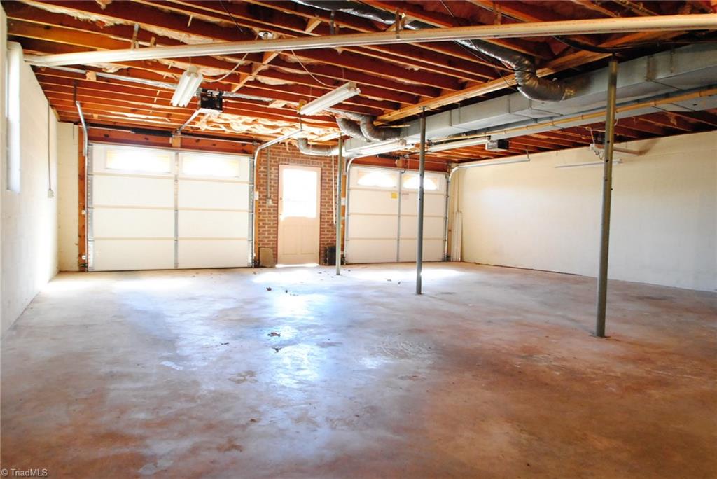 640 Drumheller Road Clemmons, NC 27012 - Photo 16 of 16 Garage