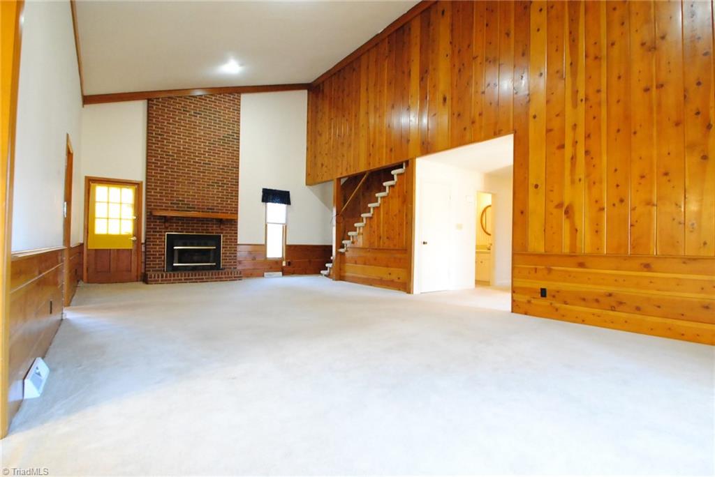 640 Drumheller Road Clemmons, NC 27012 - Photo 5 of 16 Living Room