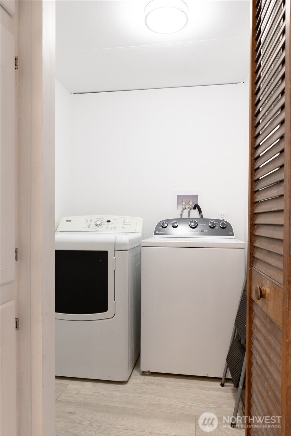 8915 Wilkensen Road Southeast, Unit 9B Yelm, WA 98597 - Photo 15 of 37 a utility room with dryer and washer