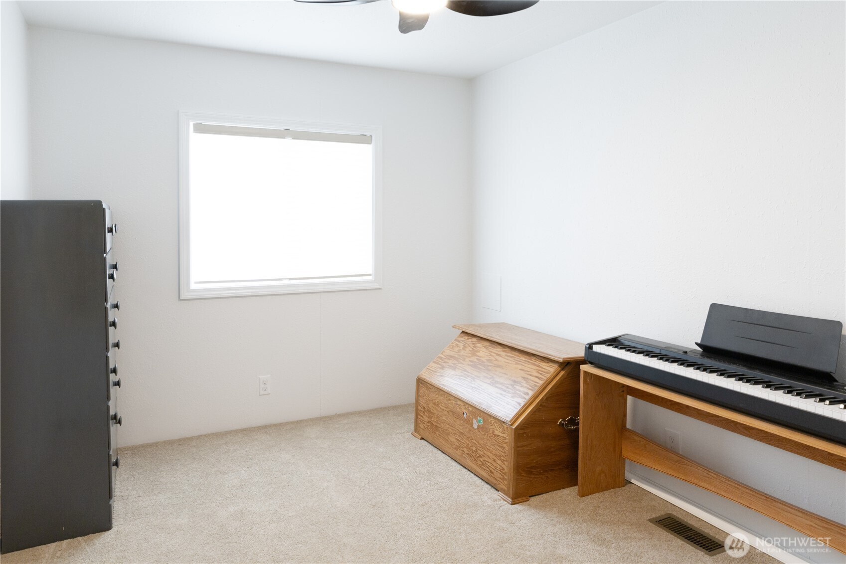 8915 Wilkensen Road Southeast, Unit 9B Yelm, WA 98597 - Photo 19 of 37 a view of room with washer and dryer