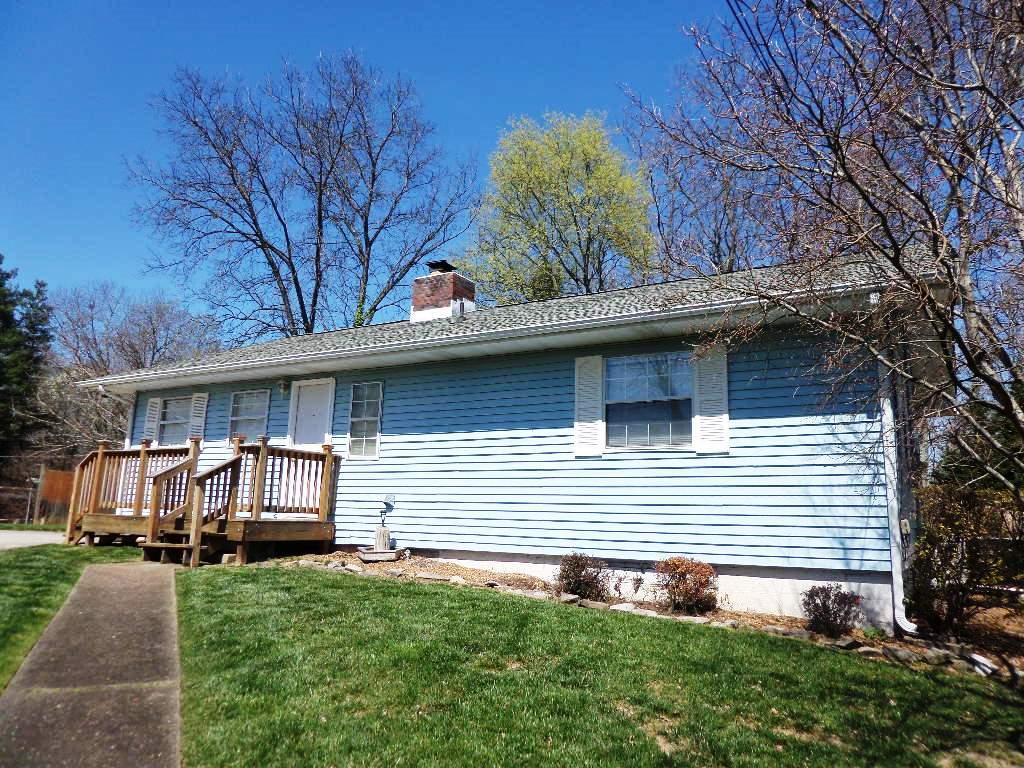 132 Euclid Circle Oak Ridge, TN 37830 - Photo 1 of 24 132 Euclid Circle