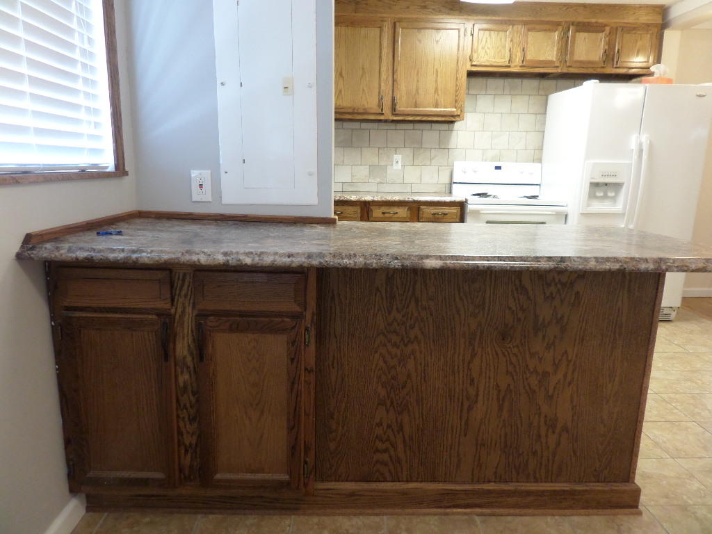 132 Euclid Circle Oak Ridge, TN 37830 - Photo 8 of 24 Breakfast bar
