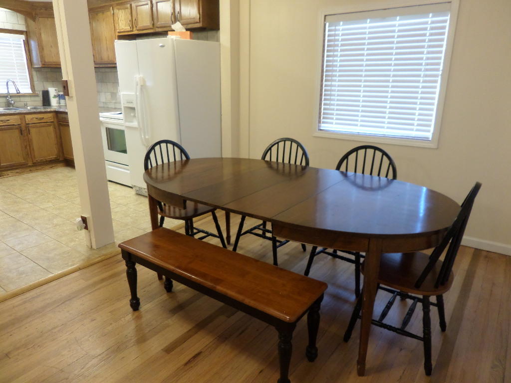 132 Euclid Circle Oak Ridge, TN 37830 - Photo 10 of 24 Dining room