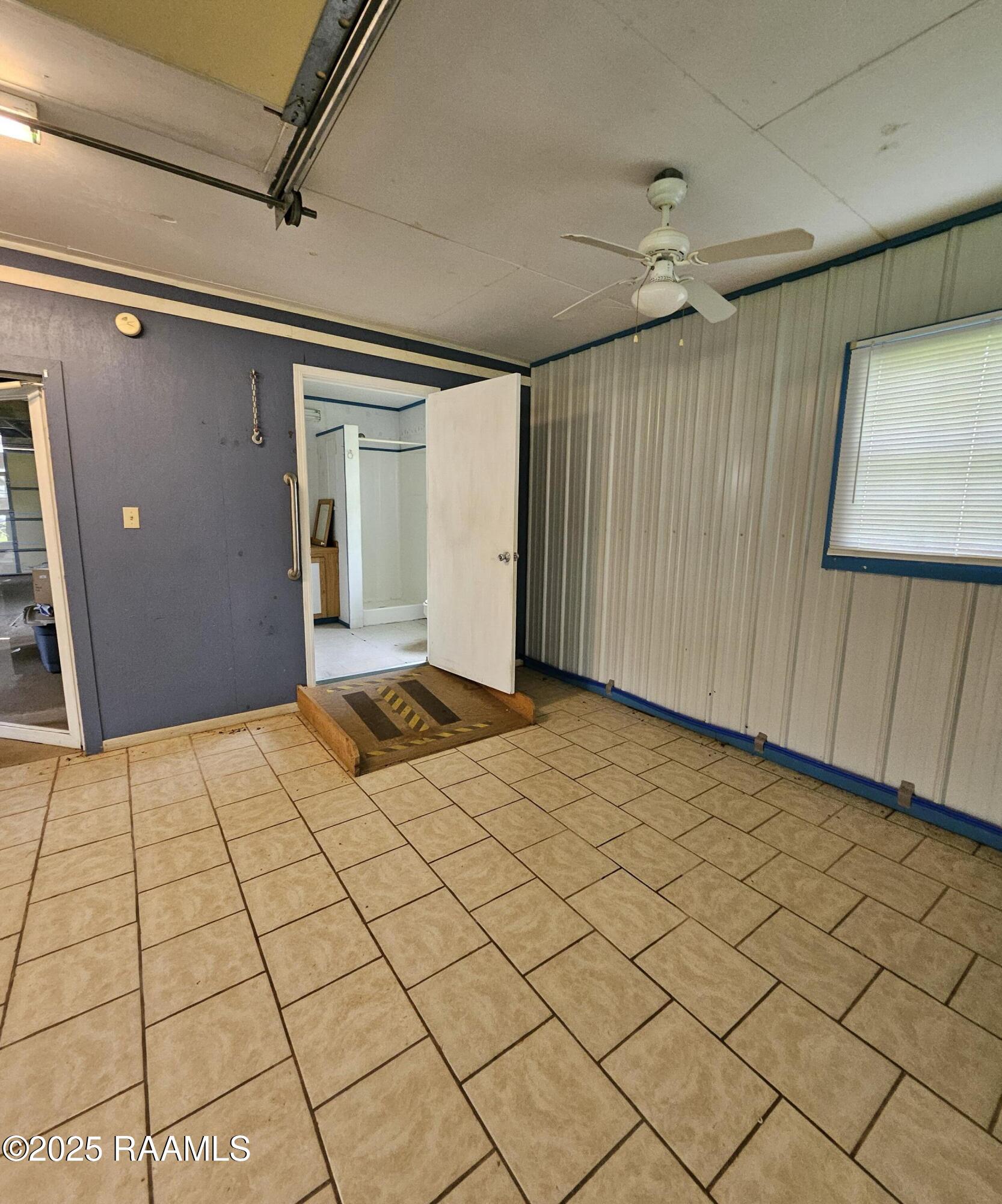 514 Front Street Krotz Springs, LA 70750 - Photo 32 of 46 INSIDE SHOP