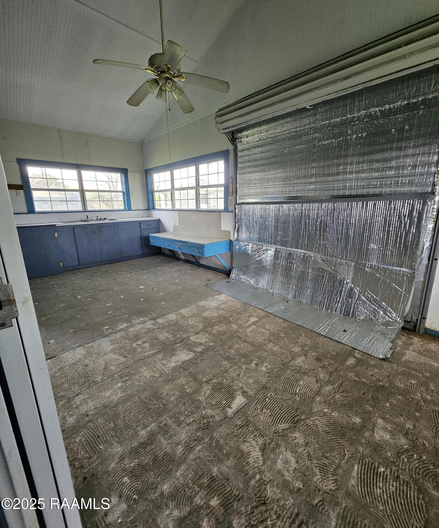 514 Front Street Krotz Springs, LA 70750 - Photo 34 of 46 INSIDE SHOP