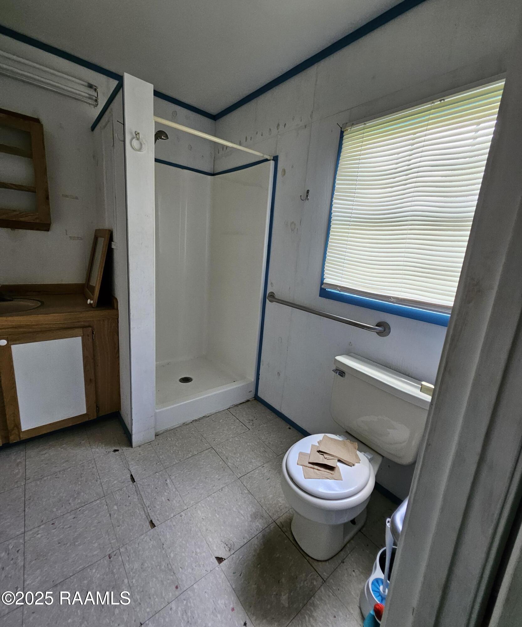 514 Front Street Krotz Springs, LA 70750 - Photo 38 of 46 BATH IN SHOP