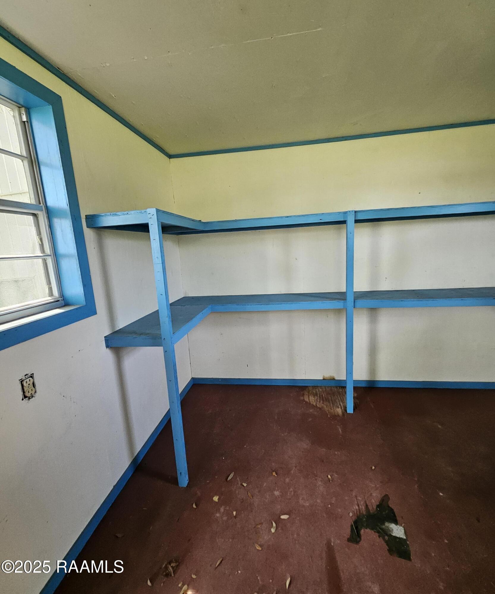 514 Front Street Krotz Springs, LA 70750 - Photo 39 of 46 BUILT INS