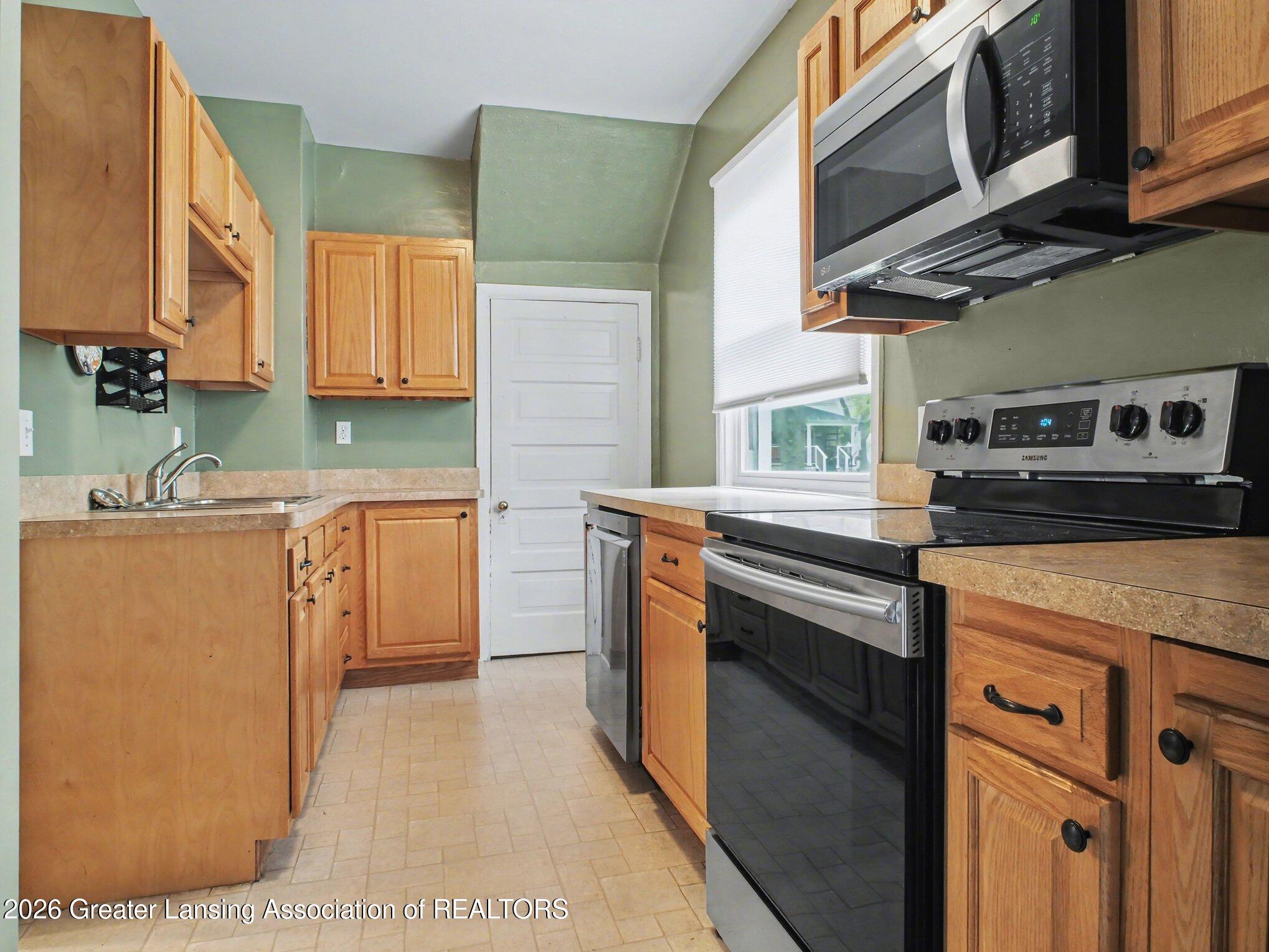 344 Green Street Perry, MI 48872 - Photo 8 of 29 008_file_2691