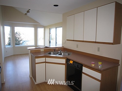 2336 Southeast 8th Place Renton, WA 98057 - Photo 11 of 20