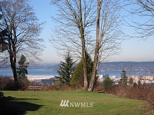 2336 Southeast 8th Place Renton, WA 98057 - Photo 9 of 20