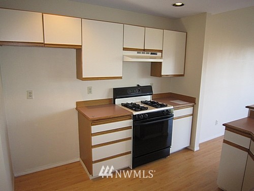 2336 Southeast 8th Place Renton, WA 98057 - Photo 10 of 20